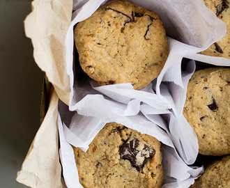 gluten-free spiced orange chocolate chunk cookies recipe and a bunch of Christmas links...
