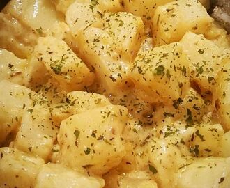 Garlic potatoes