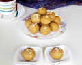Besan ladoo recipe – Sweet chickpea flour balls with cashews and almonds