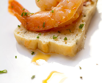 Holiday Bites: Sauteed Shrimp on Cheddar Bacon Bread