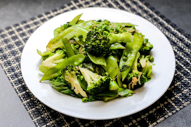 Stir Fried Green Vegetables in Oyster Sauce and Butter