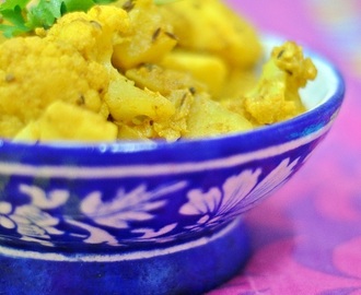 Aloo Gobhi ~ Potatoes with Cauliflower