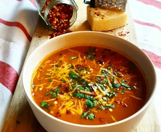Spicy tomatsuppe med parmesan