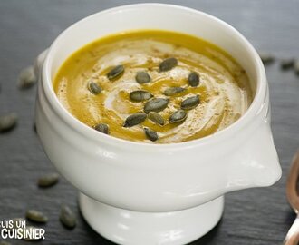 Recette de soupe de courge au curry et lait de coco