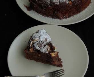 Butterless Chocolate Apple Cake
