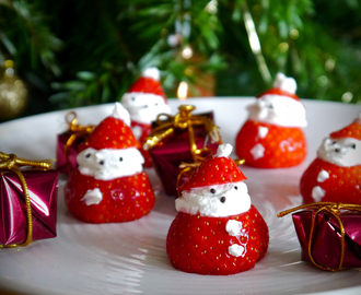Christmas appetizer: Strawberry Santas