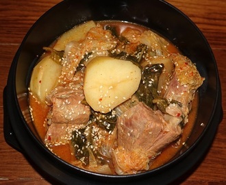 Gamjatang (Korean Spicy Pork Bone Soup)