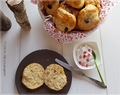 {Montagsfrühstück bei Frau Zucker & Salz} Quarkbrötchen & Vanillequark mit Granatapfel