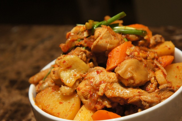 Easy Korean Spicy Chicken Stew (Dakdoritang)