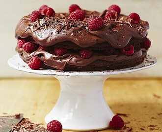 um delicioso bolo de chocolate vegan, sem glúten e sem lactose para este natal?! só podia ser uma receita do jamie oliver