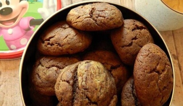 Νηστίσιμα κουλουράκια με κακάο & φυστικοβούτυρο-Vegan cocoa peanut butter cookies by the Veggie sisters!