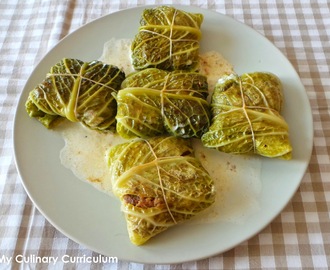 Feuilles de choux farcies à la viande (recette spéciale restes) (Cabbage leaves stuffed with meat  (special leftovers recipe)