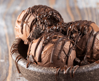 Παγωτό σοκολάτα καραμέλα, από την  NESTLÉ DESSERT και το glikessintages.gr!