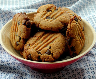 Cookies au beurre de cacahuète et aux pépites de chocolat {sans lactose, sans oeuf, sans gluten}