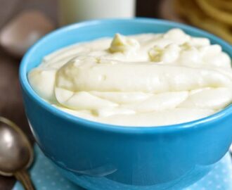 Crema al latte: la ricetta per prepararla soffice e golosa in poco tempo