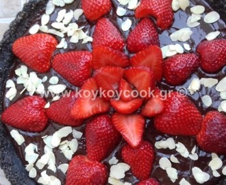 Τάρτα σοκολάτας χωρίς ψήσιμο με oreo cookies και φράουλες, από την αγαπημένη  Ρένα Κώστογλου και το koykoycook.gr!