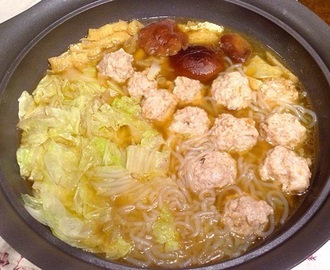 鶏だんご入り ちゃんこ鍋 Chanko-nabe of chicken meat ball