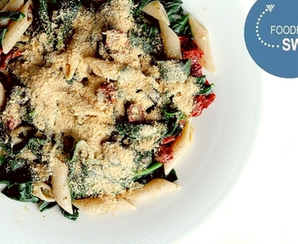 Recept: Romige pastasalade met spinazie en pesto (foodblogswap)