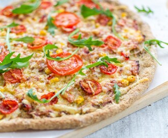 Pizza med pesto, skinke & tomat (glutenfri)