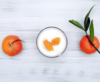 Dolci light: bicchierini di yogurt e frutta