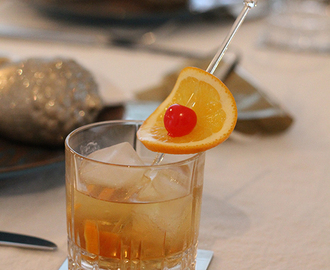 {Werbung} Der Cocktail-Klassiker "Old Fashioned" im perfekten Glas welches Ihr auch gewinnen könnt!