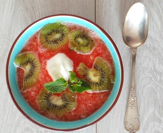 Smoothie bowl pastèque, melon, gingembre et kiwi (Smoothie bowl watermelon, melon, ginger and kiwi)