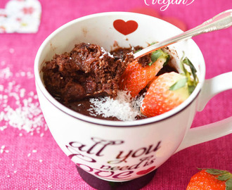 Coco Chocolate Berry Mug Cake (vegan)