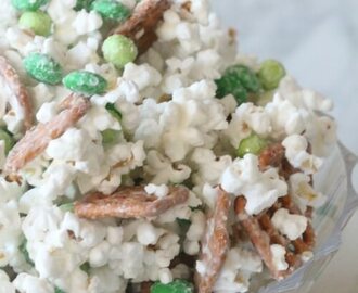 St. Patrick’s Day Popcorn | Leprechaun Food Recipe!