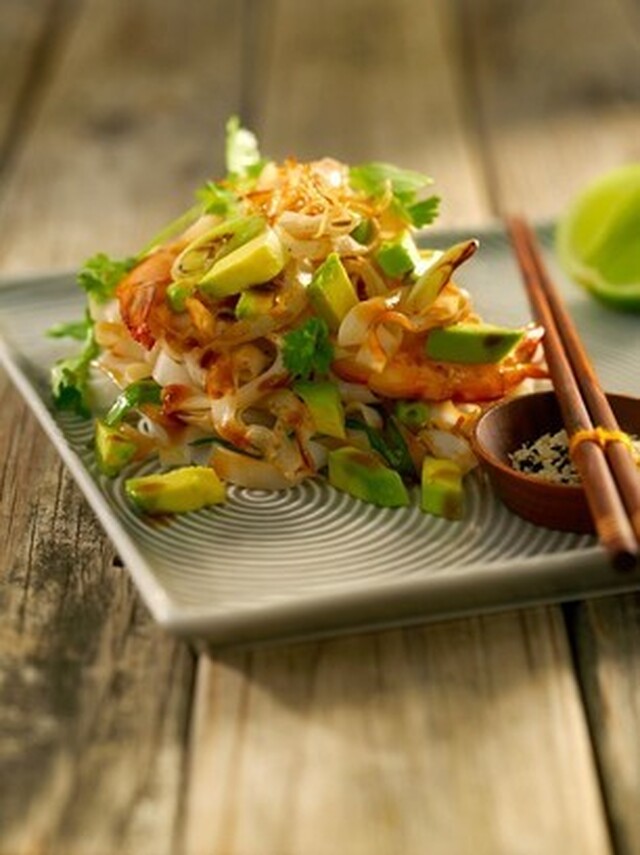 Asian Noodles with Ginger, Garlic and Avocado