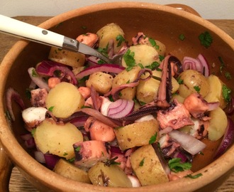 Salade de poulpe, pommes de terre et oignon rouge