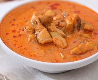 Tomato-coconut fish curry