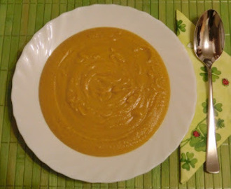 Kürbis-Erdnuss-Suppe