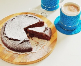 Шоколадный пирог с черничным ликёром/ Torta al cioccolato e liquore di mirtilli