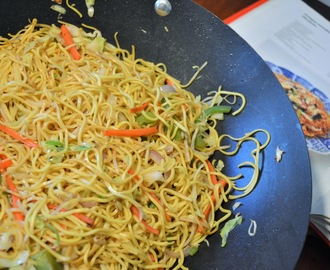 Chow Mein/ Veg Hakka Noodles
