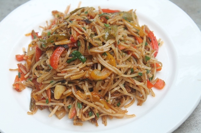 Vegetable Noodles Recipe - Veg Noodles Recipe - Indo Chinese Recipe