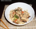 Noodles com Frango e Legumes no Wok