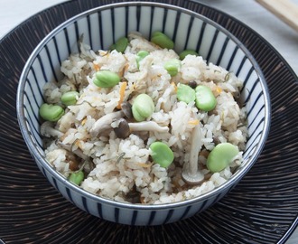 Rice Cooker Recipe - Japanese Style Steamed Rice with Shio Kombu (塩昆布の炊き込みご飯)