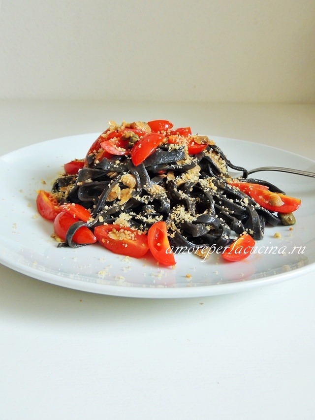 Паста с чернилами каракатицы/ Pasta al nero di seppia