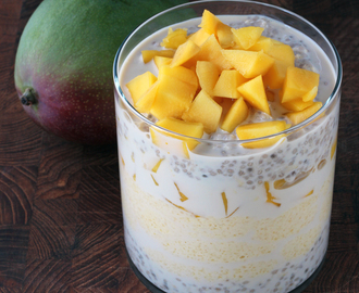 Overnight chia oats med mango och silkestofu