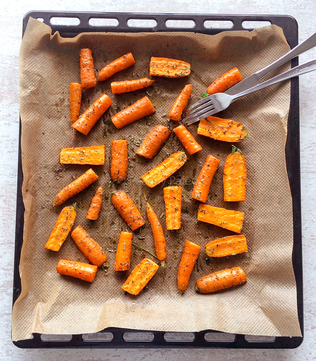 Kruidige worteltjes uit de oven