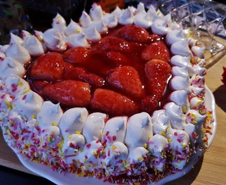 Tarta fresas con nata de San Valentín