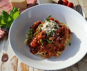 Bolognese ragu mit Spaghetti