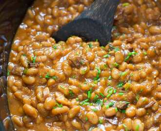 Slow Cooker Healthy Maple Bacon Baked Beans