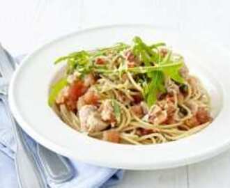 Recept voor Zuiderse pasta met trostomaten & tonijn