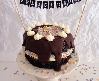 Oreo Birthday Cake (Layer Cake de Oreo y Crema de Queso)