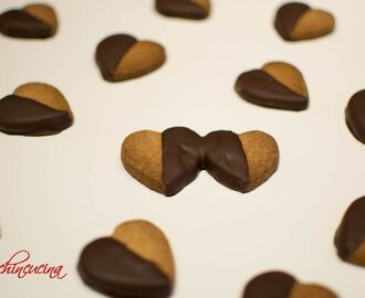 Biscotti a cuore ricoperti di cioccolato Ideali per San Valentino