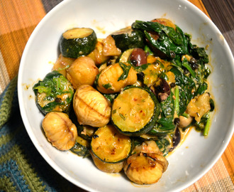 Maroni mit Zucchini, Spinat und Oliven