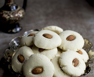 Egyptian Ghorayebah or Ghreybeh Cookies for #Food of the World
