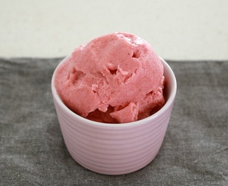Healthy Strawberry Ice Cream – Fabulous Foodie Fridays #36