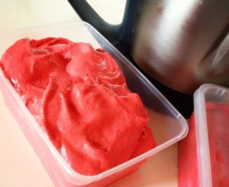 Strawberry and raspberry sorbet ... in the Thermomix